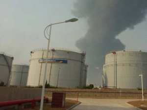 青岛化工厂爆炸事故现场图片